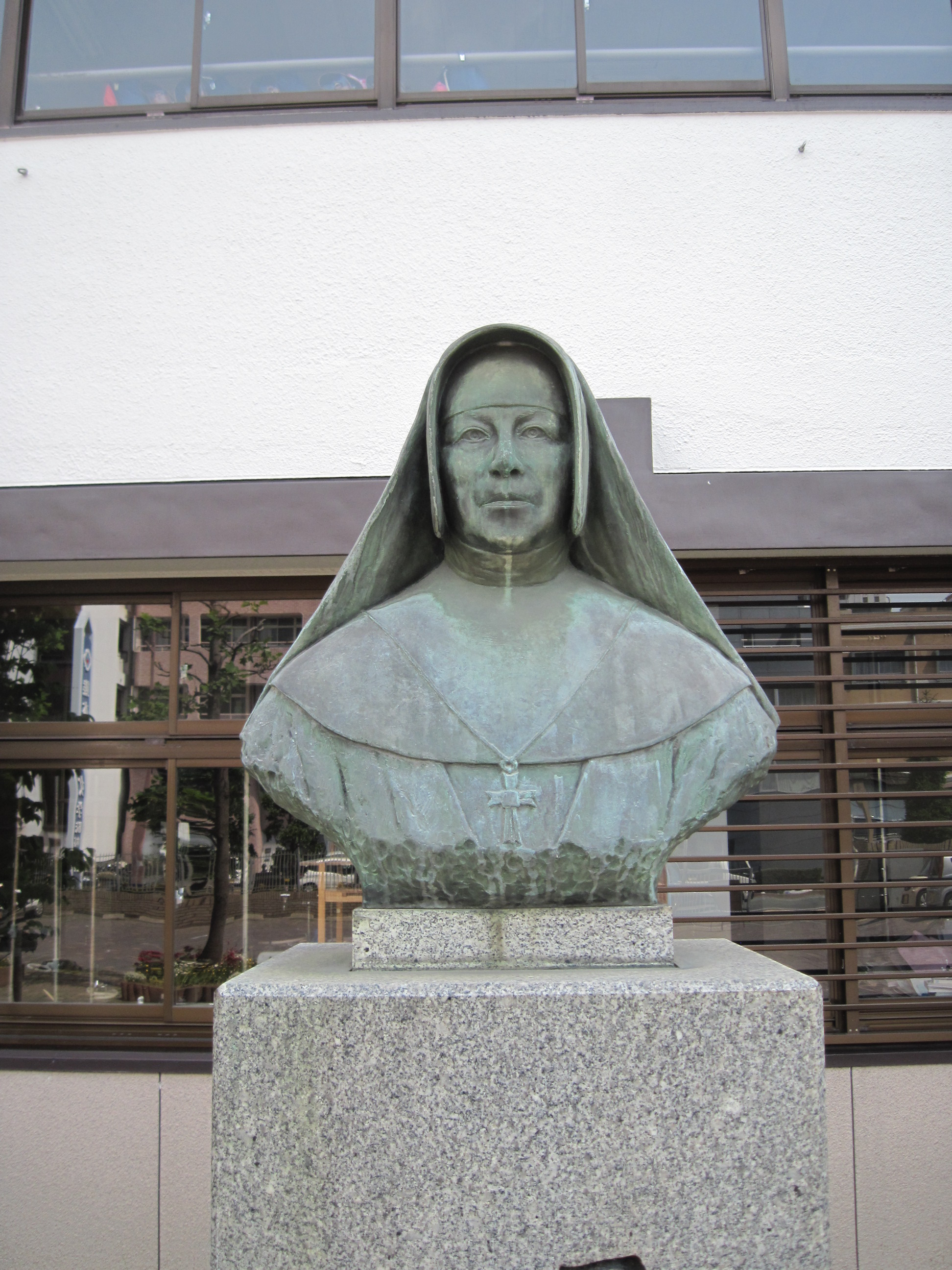 メール・ボルジア像